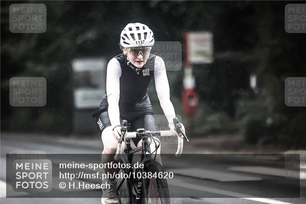 13.09.2026 - Stadtparktriathlon H.Heesch http://msf.ph/oto/10384620 13.09.2026 12:37:08 Radfahren 979, 1015, 1087, 1088, 1120, 1121, 1137, 1302 meine-sportfotos.de