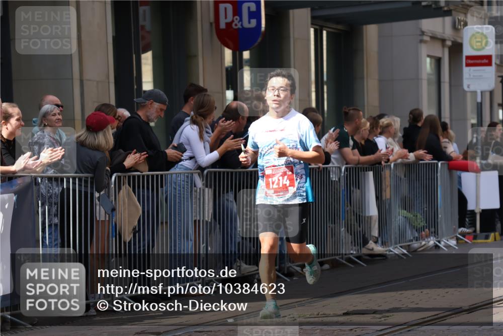 13.09.2026 - 21. swb-Marathon Bremen Strokosch-Dieckow http://msf.ph/oto/10384623 13.09.2026 12:51:01 Ziel 858, 1453, 3617, 13033, 668, 1214, 1639 meine-sportfotos.de