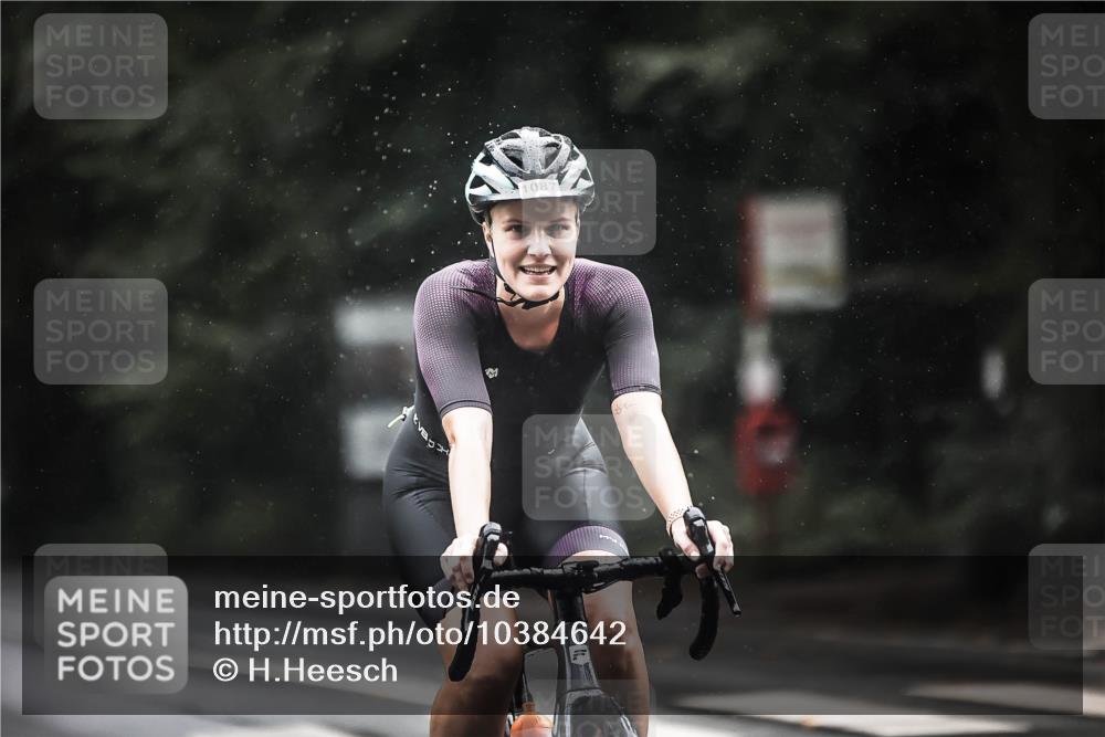 13.09.2026 - Stadtparktriathlon H.Heesch http://msf.ph/oto/10384642 13.09.2026 12:37:10 Radfahren 953, 979, 1015, 1087, 1088, 1120, 1137, 1158, 1247, 1302 meine-sportfotos.de