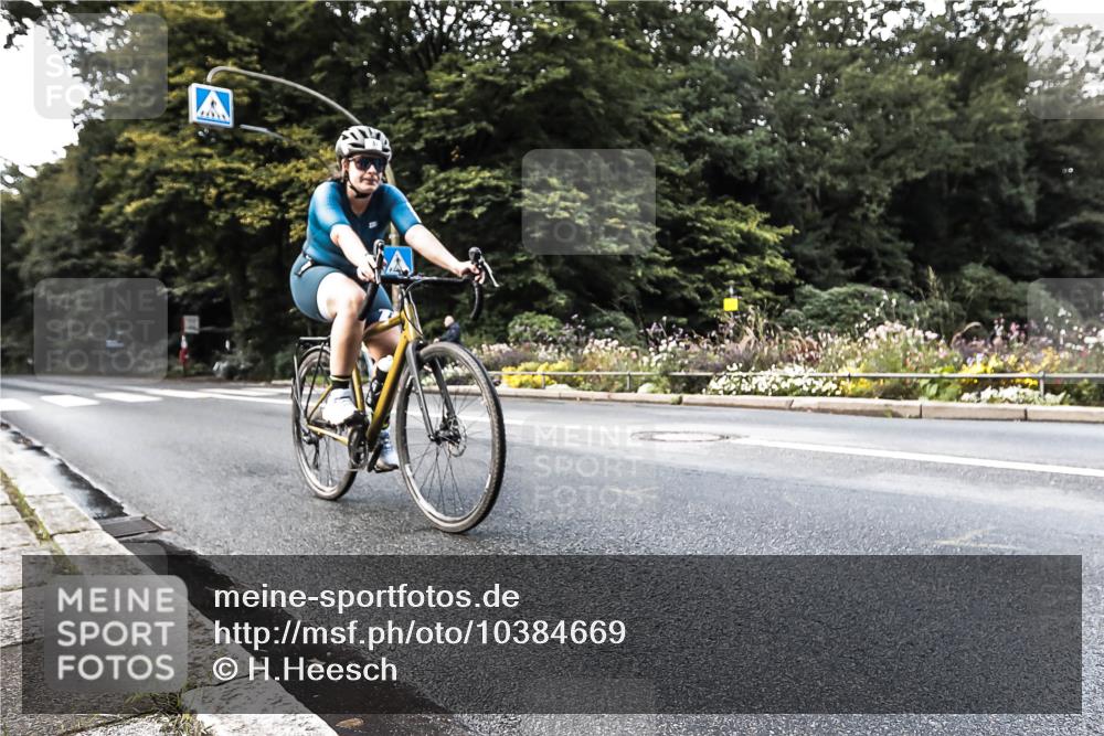 13.09.2026 - Stadtparktriathlon H.Heesch http://msf.ph/oto/10384669 13.09.2026 11:21:35 Radfahren 636, 674, 757 meine-sportfotos.de