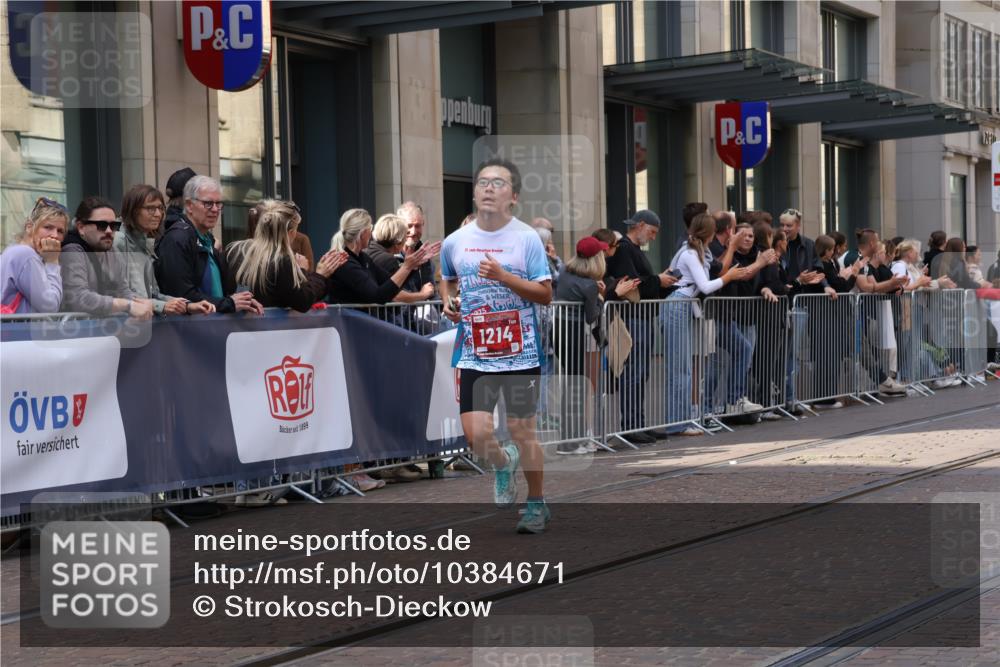 13.09.2026 - 21. swb-Marathon Bremen Strokosch-Dieckow http://msf.ph/oto/10384671 13.09.2026 12:51:03 Ziel 858, 1453, 3617, 13033, 668, 1214, 1639 meine-sportfotos.de