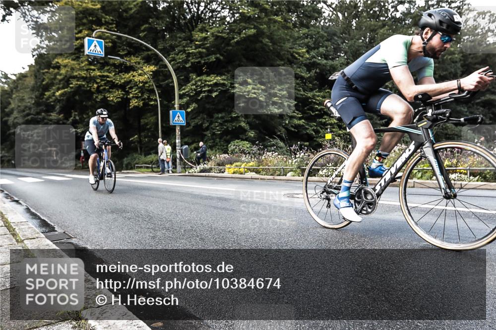 13.09.2026 - Stadtparktriathlon H.Heesch http://msf.ph/oto/10384674 13.09.2026 11:21:44 Radfahren 605, 614 meine-sportfotos.de