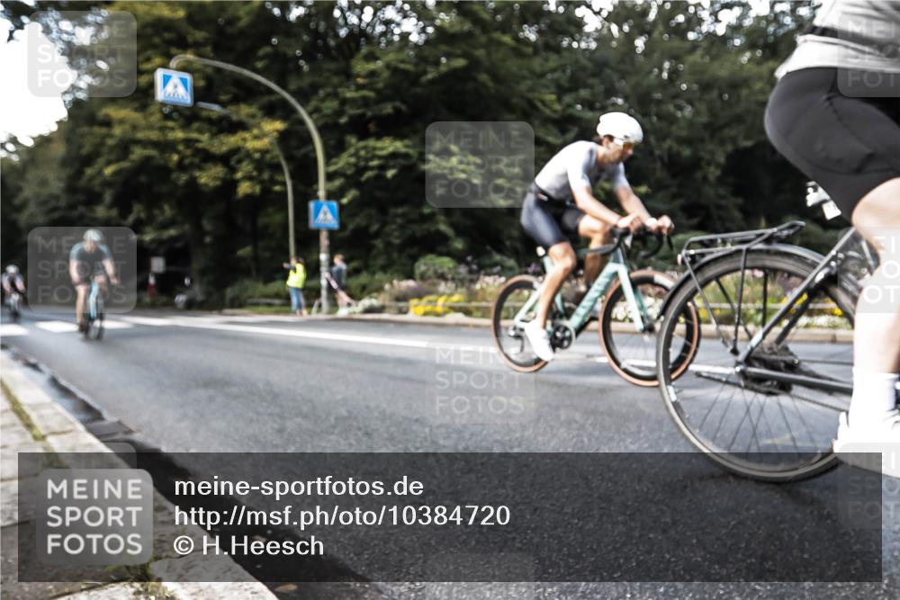 13.09.2026 - Stadtparktriathlon H.Heesch http://msf.ph/oto/10384720 13.09.2026 11:22:26 Radfahren 671, 687, 780, 805 meine-sportfotos.de