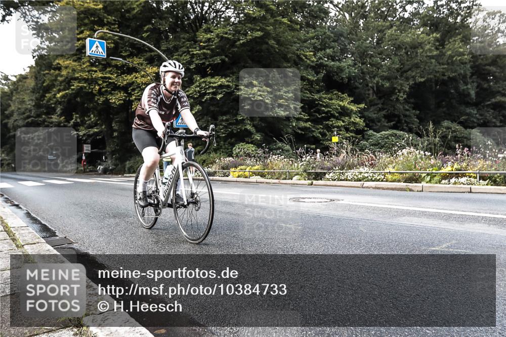 13.09.2026 - Stadtparktriathlon H.Heesch http://msf.ph/oto/10384733 13.09.2026 11:22:29 Radfahren 590, 671, 687, 780, 805 meine-sportfotos.de