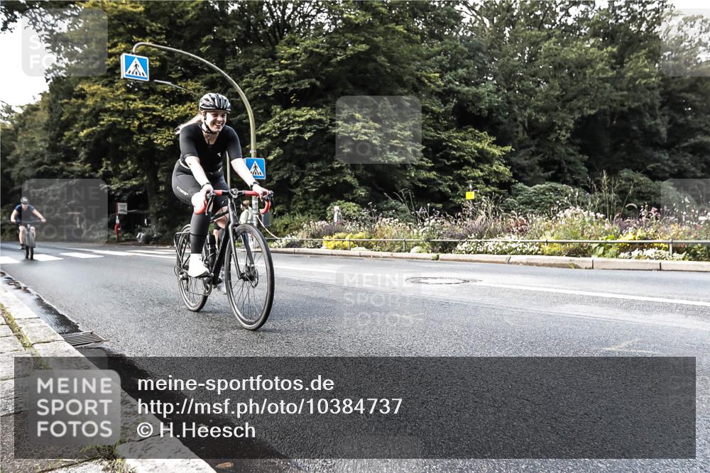 13.09.2026 - Stadtparktriathlon H.Heesch http://msf.ph/oto/10384737 13.09.2026 11:22:34 Radfahren 590, 748, 828 meine-sportfotos.de