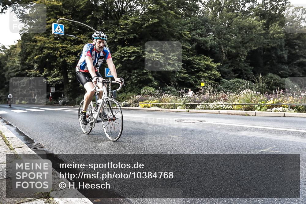 13.09.2026 - Stadtparktriathlon H.Heesch http://msf.ph/oto/10384768 13.09.2026 11:23:04 Radfahren 634, 698, 732 meine-sportfotos.de