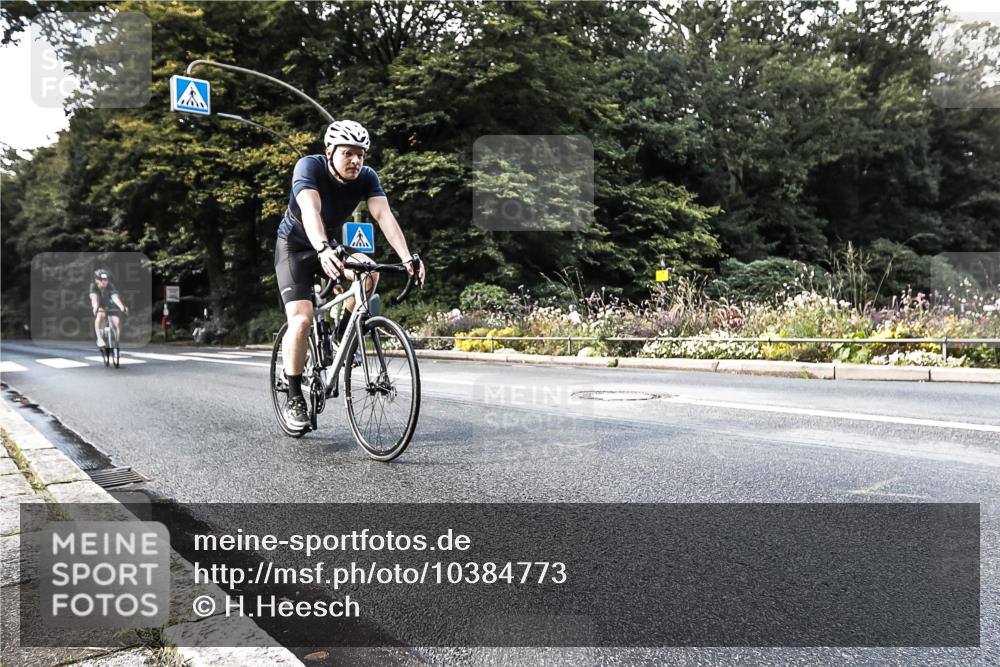 13.09.2026 - Stadtparktriathlon H.Heesch http://msf.ph/oto/10384773 13.09.2026 11:23:08 Radfahren 632, 698, 807 meine-sportfotos.de