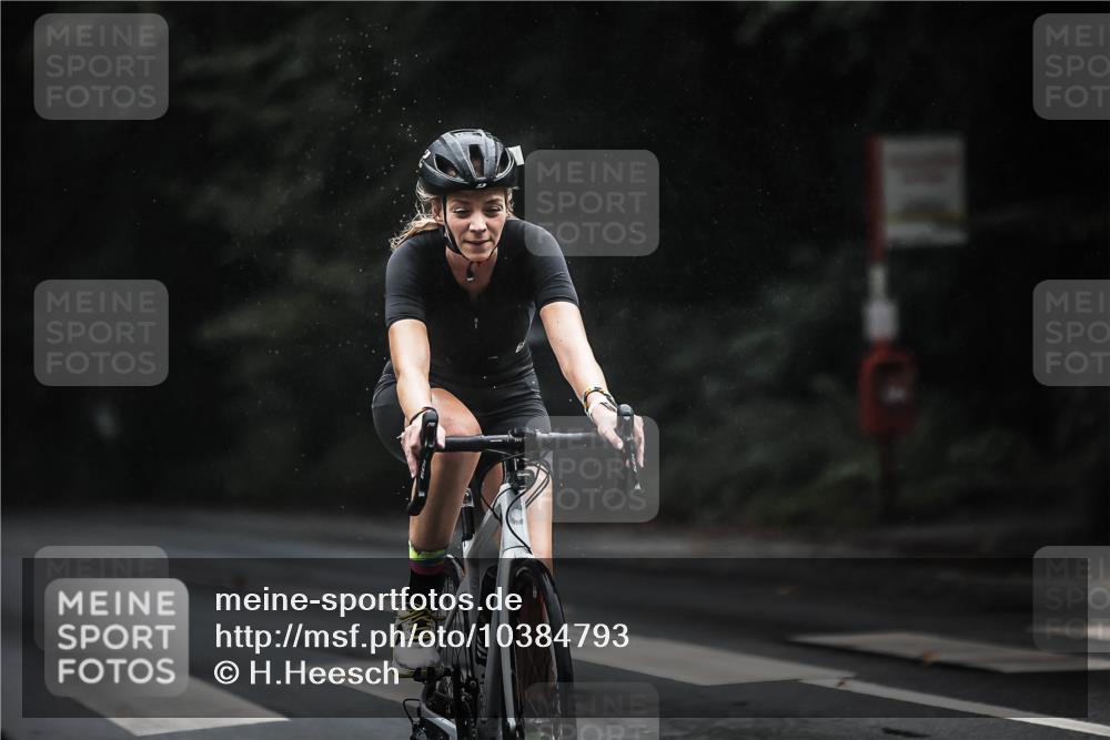 13.09.2026 - Stadtparktriathlon H.Heesch http://msf.ph/oto/10384793 13.09.2026 12:37:32 Radfahren 956, 1152, 1203, 1242, 1280 meine-sportfotos.de