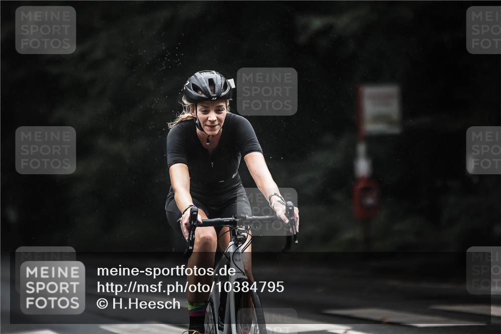 13.09.2026 - Stadtparktriathlon H.Heesch http://msf.ph/oto/10384795 13.09.2026 12:37:32 Radfahren 956, 1152, 1203, 1242, 1280 meine-sportfotos.de