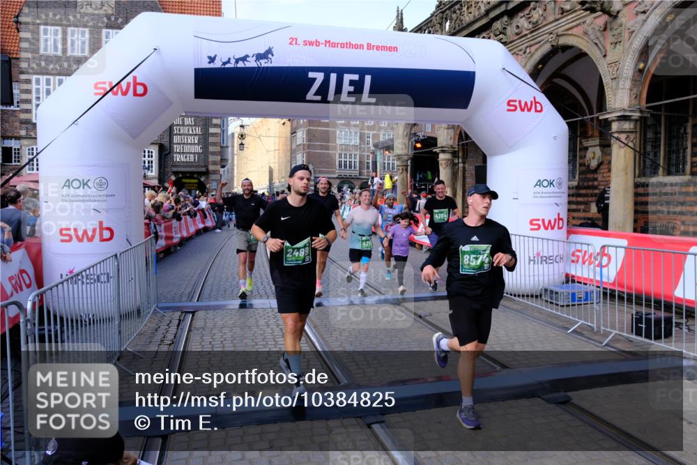 13.09.2026 - 21. swb-Marathon Bremen Tim E. http://msf.ph/oto/10384825 13.09.2026 13:22:40 Ziel 1601, 1933, 2499, 3855, 4204, 4211, 4697, 6621, 7625, 8447, 8574, 9668 meine-sportfotos.de