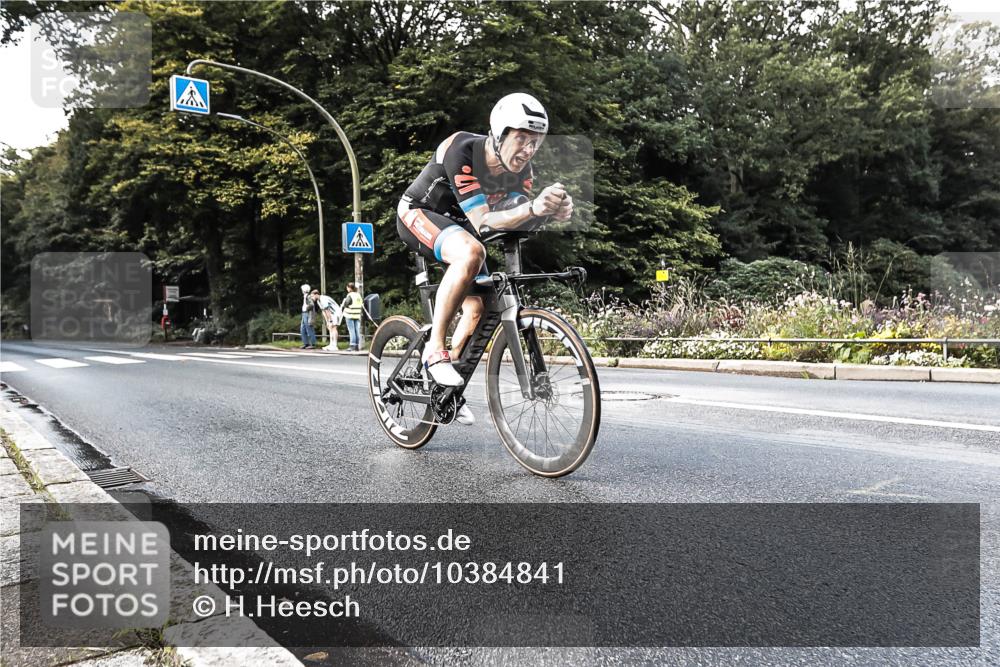 13.09.2026 - Stadtparktriathlon H.Heesch http://msf.ph/oto/10384841 13.09.2026 11:23:34 Radfahren 679, 802 meine-sportfotos.de