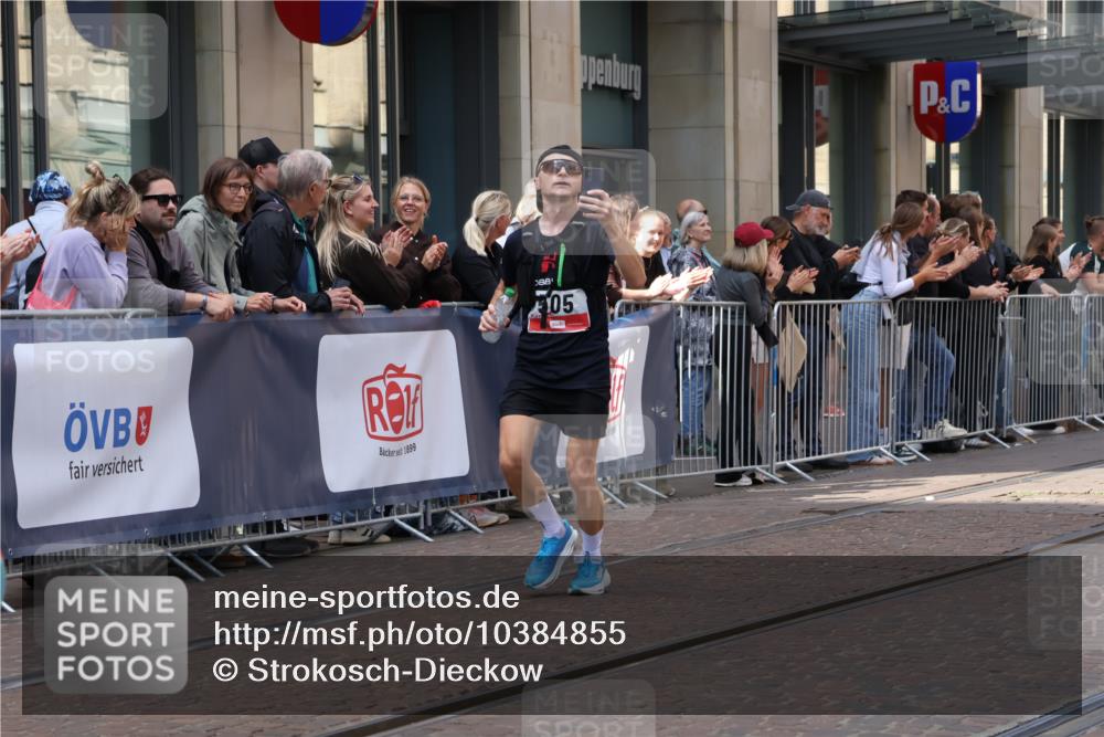 13.09.2026 - 21. swb-Marathon Bremen Strokosch-Dieckow http://msf.ph/oto/10384855 13.09.2026 12:51:10 Ziel 858, 3617, 13033, 858, 1214, 1453, 1639 meine-sportfotos.de