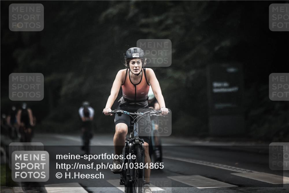 13.09.2026 - Stadtparktriathlon H.Heesch http://msf.ph/oto/10384865 13.09.2026 12:37:43 Radfahren 956, 1149, 1267, 1270, 1278, 1298 meine-sportfotos.de