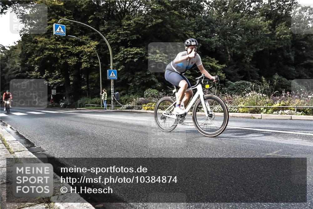 13.09.2026 - Stadtparktriathlon H.Heesch http://msf.ph/oto/10384874 13.09.2026 11:23:58 Radfahren 601, 677, 729, 744 meine-sportfotos.de