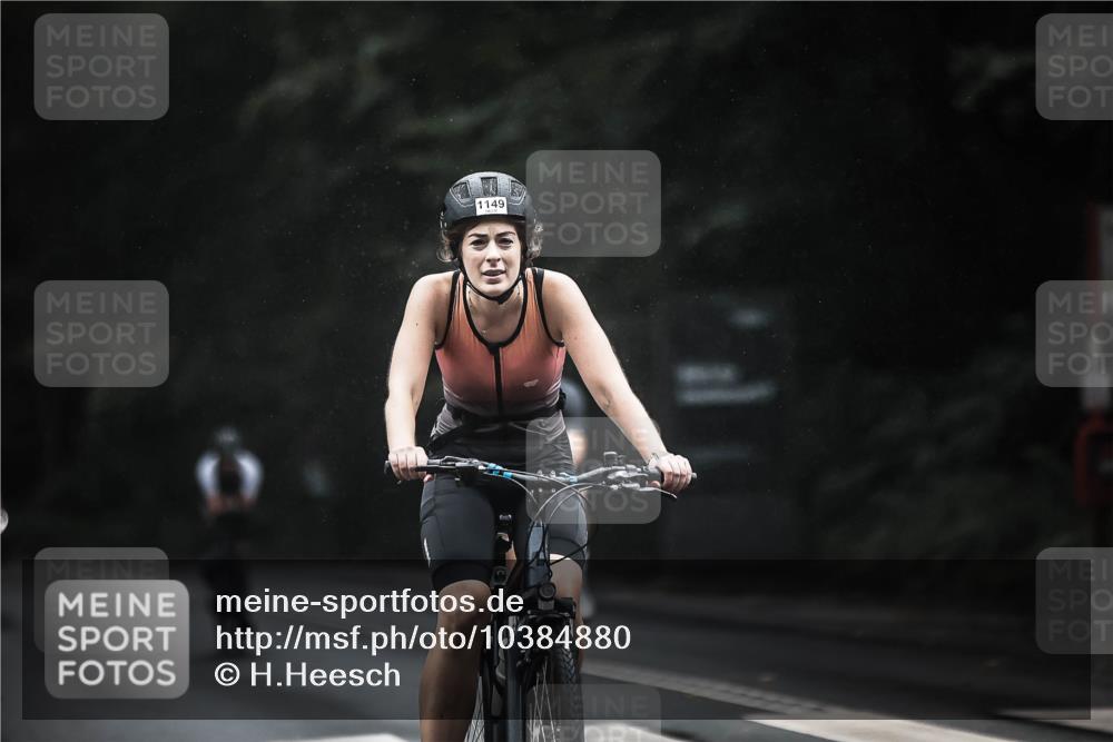 13.09.2026 - Stadtparktriathlon H.Heesch http://msf.ph/oto/10384880 13.09.2026 12:37:44 Radfahren 956, 1149, 1256, 1267, 1270, 1278, 1298 meine-sportfotos.de