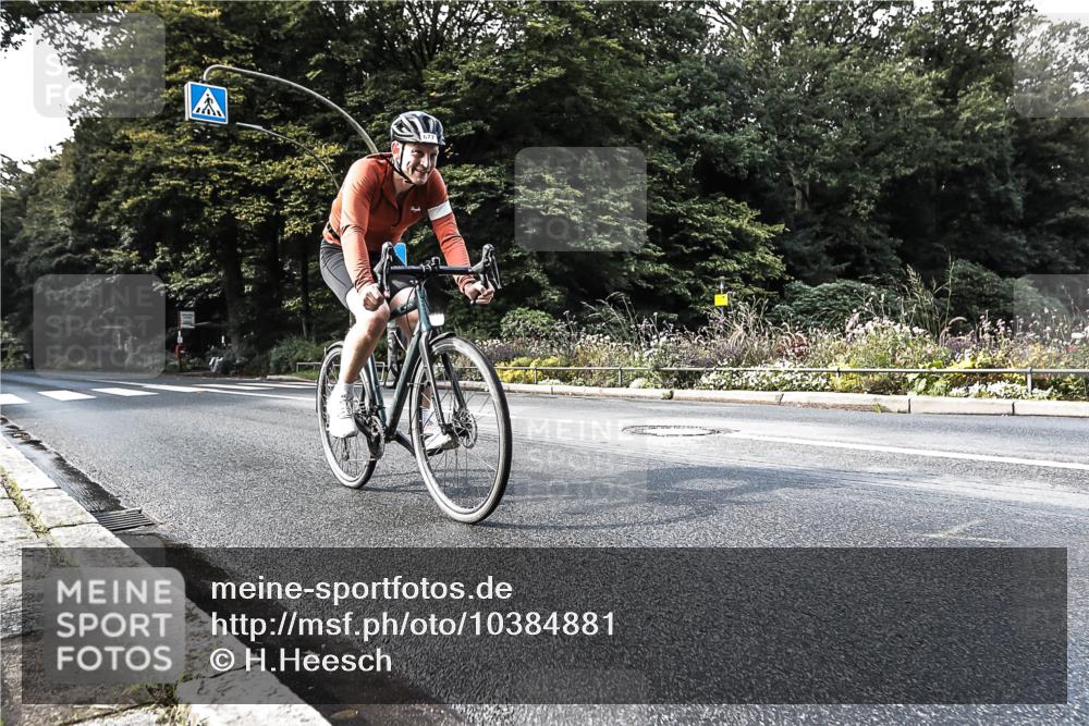13.09.2026 - Stadtparktriathlon H.Heesch http://msf.ph/oto/10384881 13.09.2026 11:24:00 Radfahren 601, 677, 729 meine-sportfotos.de