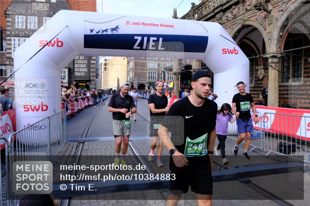 13.09.2026 - 21. swb-Marathon Bremen Tim E. http://msf.ph/oto/10384883 13.09.2026 13:22:41 Ziel 1601, 1933, 2481, 2499, 3855, 4204, 4211, 4697, 6621, 6891, 8447, 8574, 9668 meine-sportfotos.de