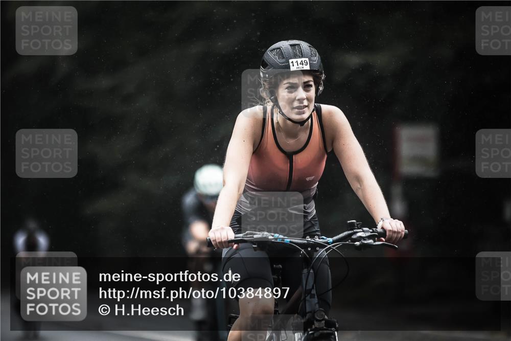 13.09.2026 - Stadtparktriathlon H.Heesch http://msf.ph/oto/10384897 13.09.2026 12:37:44 Radfahren 956, 1149, 1256, 1267, 1270, 1278, 1298 meine-sportfotos.de