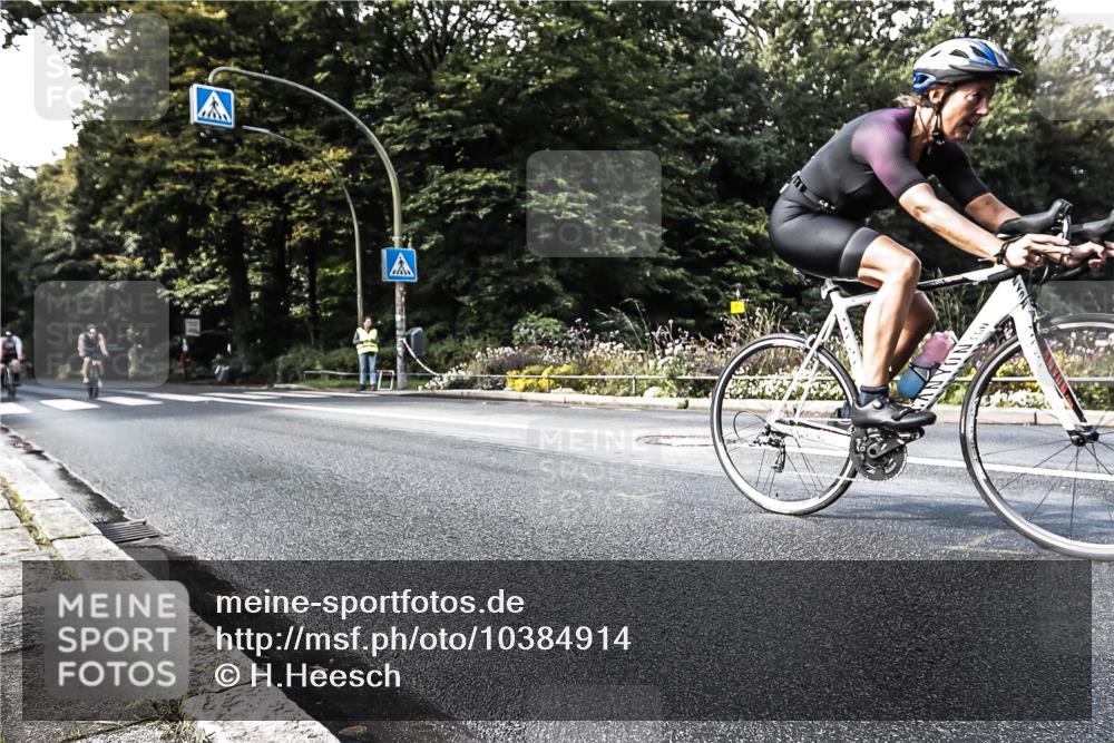13.09.2026 - Stadtparktriathlon H.Heesch http://msf.ph/oto/10384914 13.09.2026 11:24:36 Radfahren 649, 779, 1799 meine-sportfotos.de