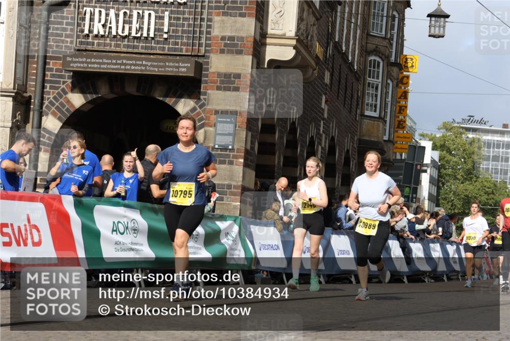 13.09.2026 - 21. swb-Marathon Bremen Strokosch-Dieckow http://msf.ph/oto/10384934 13.09.2026 11:06:48 Ziel 10376, 10654, 10681, 10682, 10849, 10852, 10853, 11021, 11028, 11240, 11340, 11374, 11432, 11729, 11849, 12217, 12479, 12485, 10378, 10663, 11257 meine-sportfotos.de