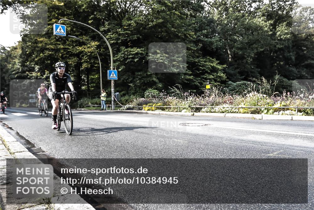 13.09.2026 - Stadtparktriathlon H.Heesch http://msf.ph/oto/10384945 13.09.2026 11:24:40 Radfahren 722, 739, 762, 795, 1799 meine-sportfotos.de