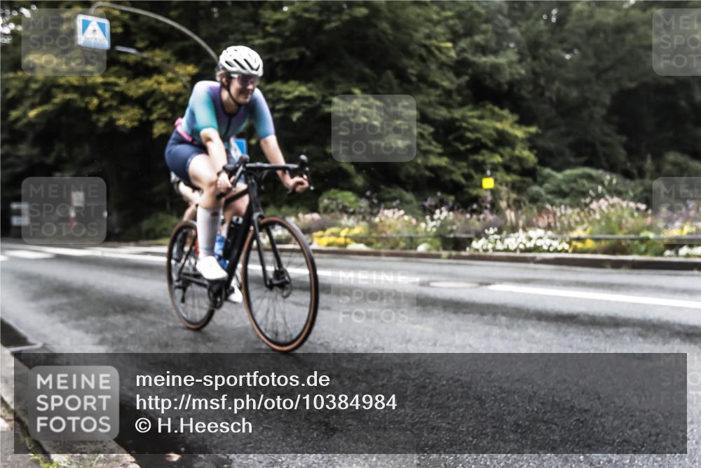 13.09.2026 - Stadtparktriathlon H.Heesch http://msf.ph/oto/10384984 13.09.2026 13:10:33 Radfahren 1204, 1380, 1393, 1411 meine-sportfotos.de