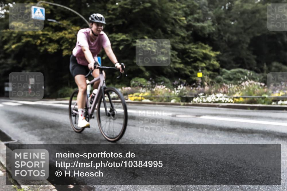 13.09.2026 - Stadtparktriathlon H.Heesch http://msf.ph/oto/10384995 13.09.2026 13:10:36 Radfahren 1363, 1380, 1389, 1393, 1411 meine-sportfotos.de