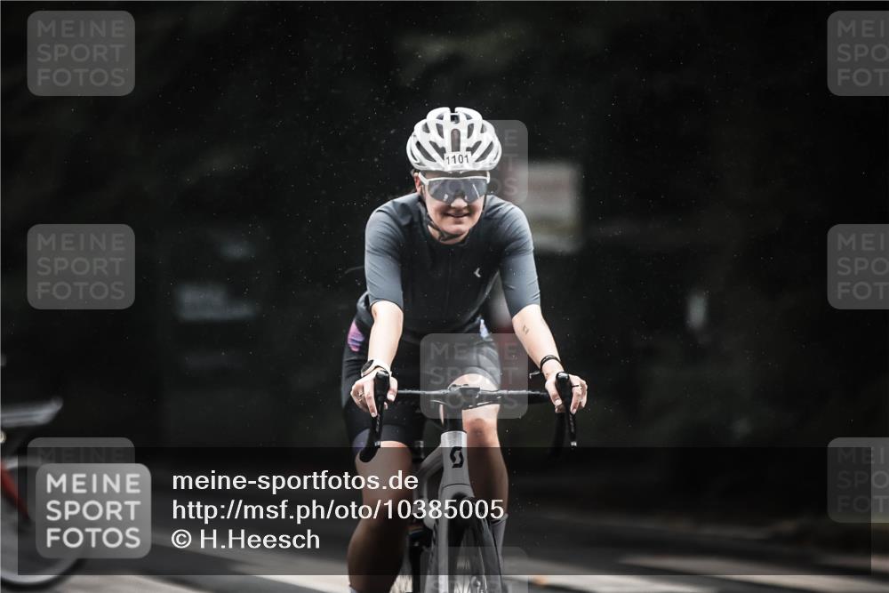 13.09.2026 - Stadtparktriathlon H.Heesch http://msf.ph/oto/10385005 13.09.2026 12:37:57 Radfahren 1076, 1101, 1136, 1232, 1248, 1255 meine-sportfotos.de
