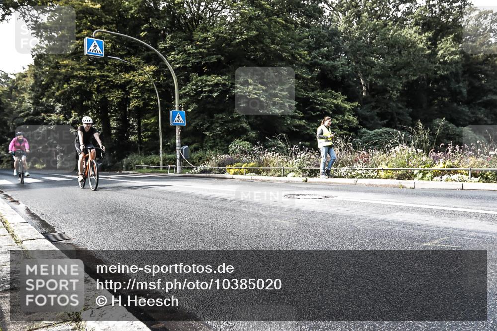 13.09.2026 - Stadtparktriathlon H.Heesch http://msf.ph/oto/10385020 13.09.2026 11:24:53 Radfahren 606, 662, 816 meine-sportfotos.de