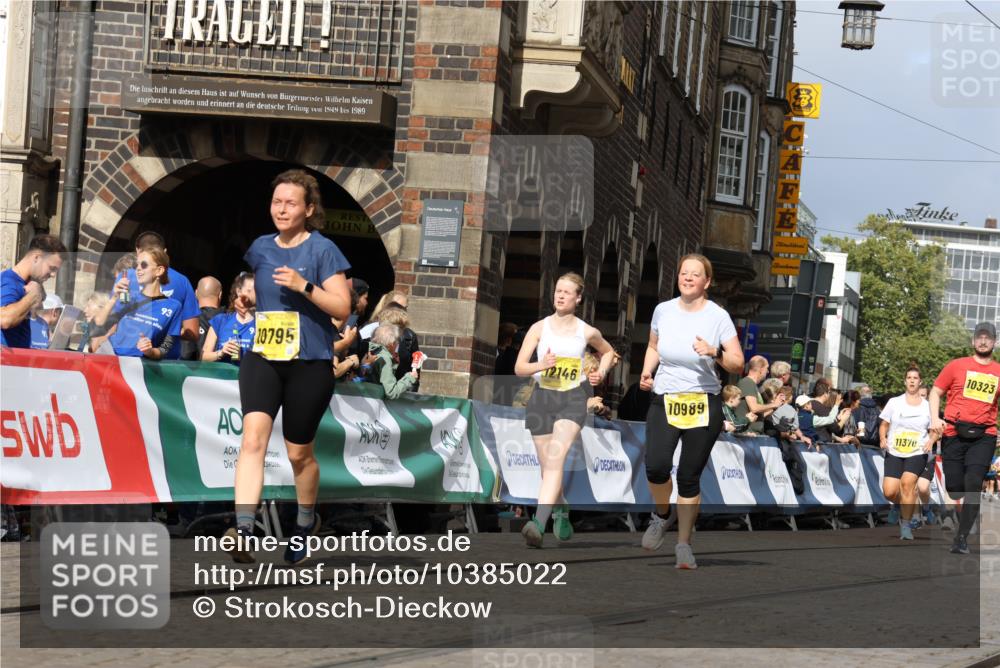 13.09.2026 - 21. swb-Marathon Bremen Strokosch-Dieckow http://msf.ph/oto/10385022 13.09.2026 11:06:49 Ziel 10376, 10654, 10681, 10682, 10849, 10852, 10853, 11021, 11028, 11240, 11340, 11374, 11432, 11729, 11849, 12217, 12479, 12485, 10156, 10378, 10663, 11257 meine-sportfotos.de