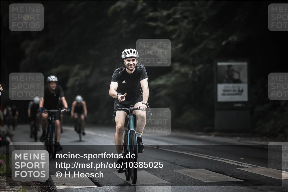 13.09.2026 - Stadtparktriathlon H.Heesch http://msf.ph/oto/10385025 13.09.2026 12:38:02 Radfahren 949, 1072, 1101, 1108, 1248, 1254 meine-sportfotos.de