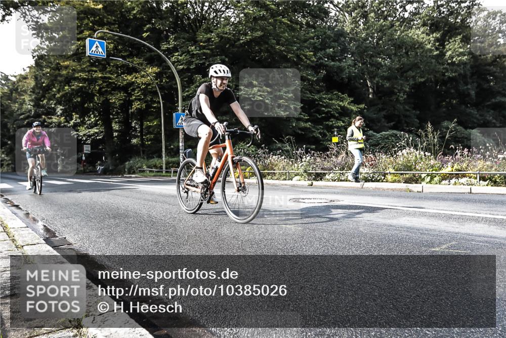 13.09.2026 - Stadtparktriathlon H.Heesch http://msf.ph/oto/10385026 13.09.2026 11:24:54 Radfahren 662, 816 meine-sportfotos.de