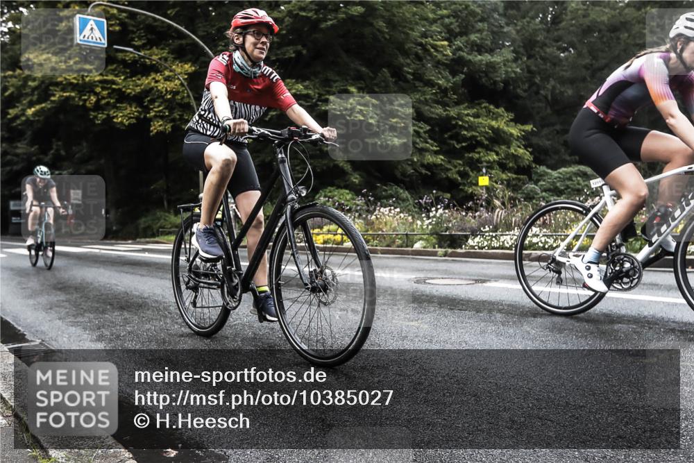 13.09.2026 - Stadtparktriathlon H.Heesch http://msf.ph/oto/10385027 13.09.2026 13:10:58 Radfahren 1251, 1293, 1334, 1364 meine-sportfotos.de