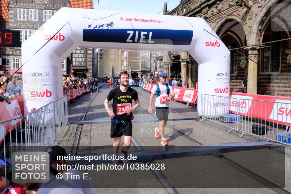 13.09.2026 - 21. swb-Marathon Bremen Tim E. http://msf.ph/oto/10385028 13.09.2026 13:22:48 Ziel 388, 1933, 2402, 2481, 3855, 4483, 4697, 6891, 7586, 8547, 8694 meine-sportfotos.de