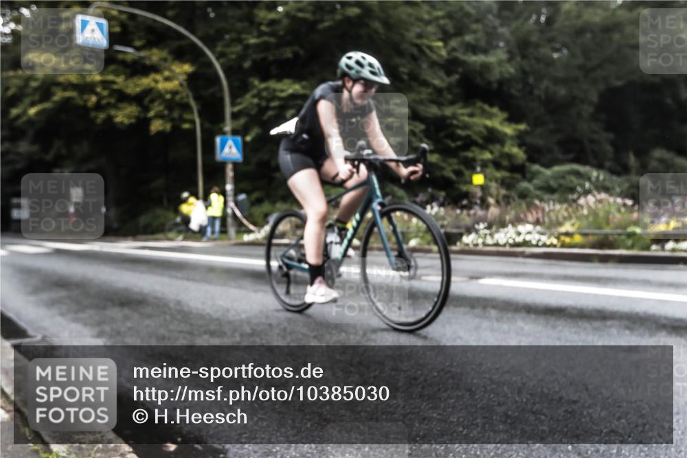 13.09.2026 - Stadtparktriathlon H.Heesch http://msf.ph/oto/10385030 13.09.2026 13:10:58 Radfahren 1251, 1293, 1334, 1364 meine-sportfotos.de