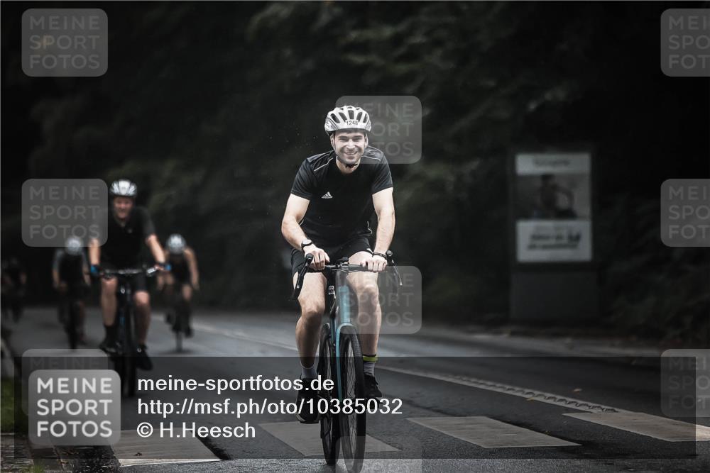 13.09.2026 - Stadtparktriathlon H.Heesch http://msf.ph/oto/10385032 13.09.2026 12:38:02 Radfahren 949, 1072, 1101, 1108, 1248, 1254 meine-sportfotos.de