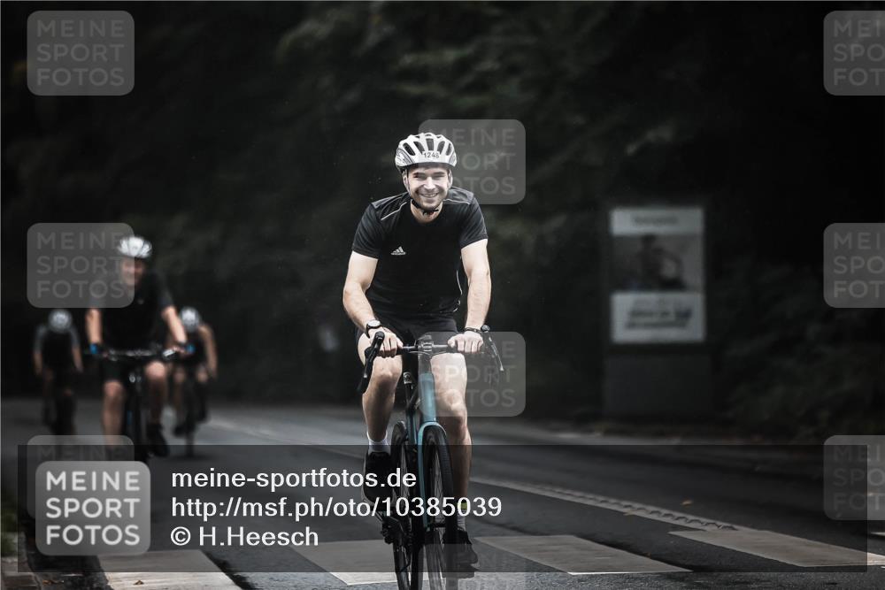 13.09.2026 - Stadtparktriathlon H.Heesch http://msf.ph/oto/10385039 13.09.2026 12:38:02 Radfahren 949, 1072, 1101, 1108, 1248, 1254 meine-sportfotos.de