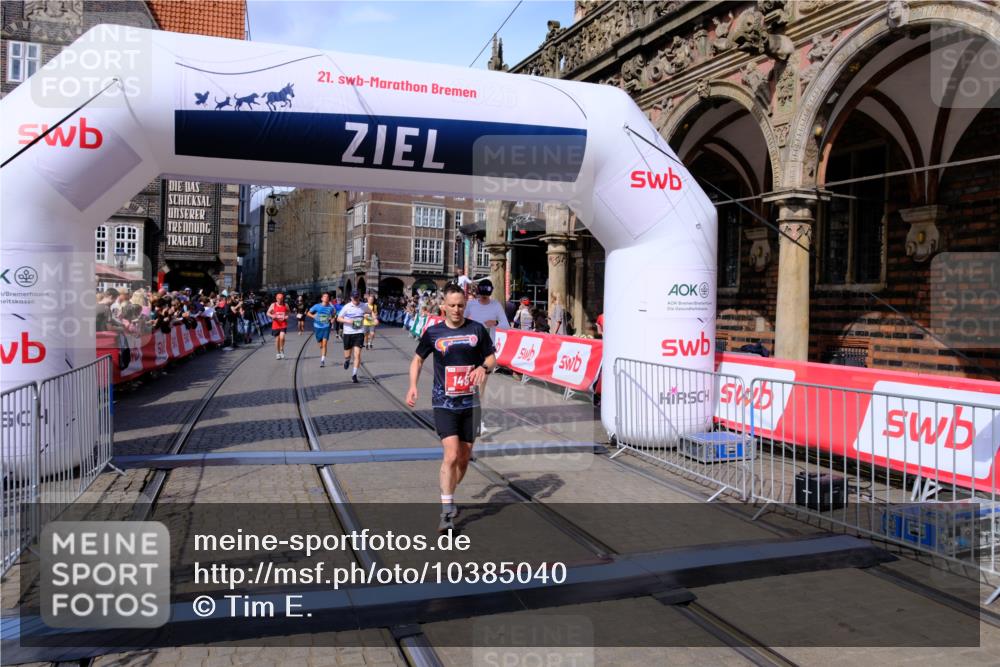 13.09.2026 - 21. swb-Marathon Bremen Tim E. http://msf.ph/oto/10385040 13.09.2026 13:22:52 Ziel 388, 1933, 2402, 2481, 2771, 2806, 3855, 4483, 4697, 6891, 7586, 8547, 8551, 8694, 9090, 9510 meine-sportfotos.de