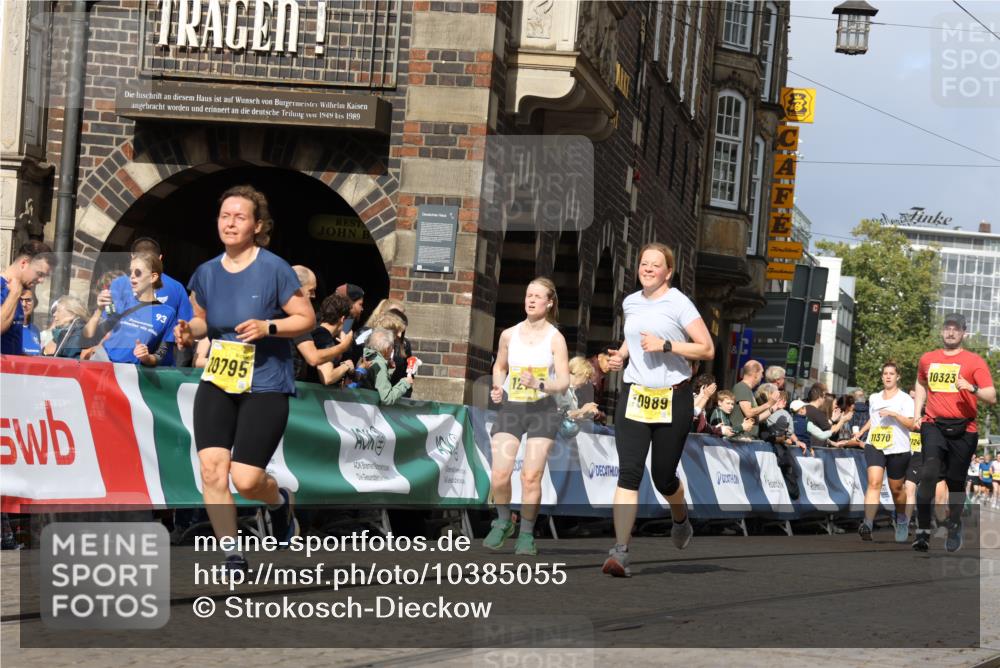 13.09.2026 - 21. swb-Marathon Bremen Strokosch-Dieckow http://msf.ph/oto/10385055 13.09.2026 11:06:49 Ziel 10376, 10654, 10681, 10682, 10849, 10852, 10853, 11021, 11028, 11240, 11340, 11374, 11432, 11729, 11849, 12217, 12479, 12485, 10156, 10378, 10663, 11257 meine-sportfotos.de
