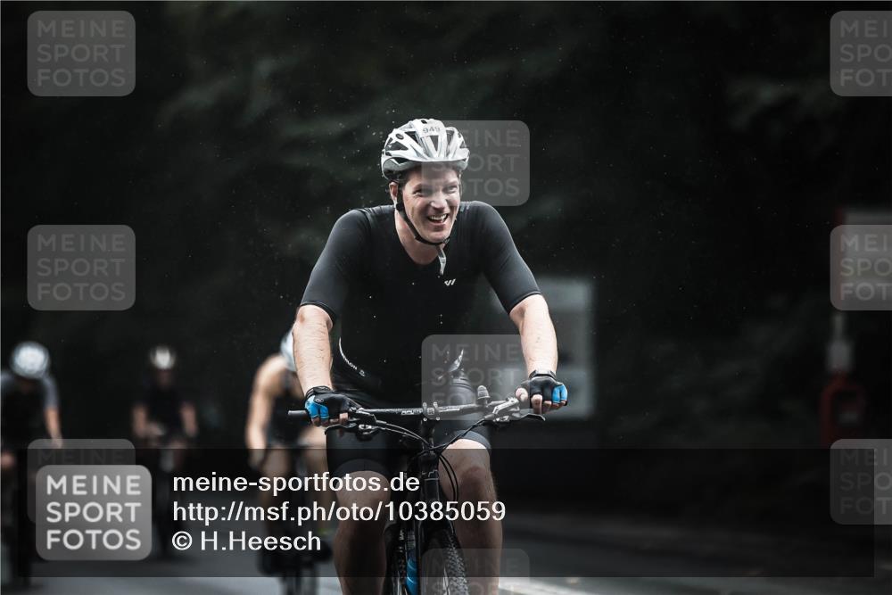 13.09.2026 - Stadtparktriathlon H.Heesch http://msf.ph/oto/10385059 13.09.2026 12:38:05 Radfahren 949, 1072, 1108, 1179, 1248, 1254 meine-sportfotos.de