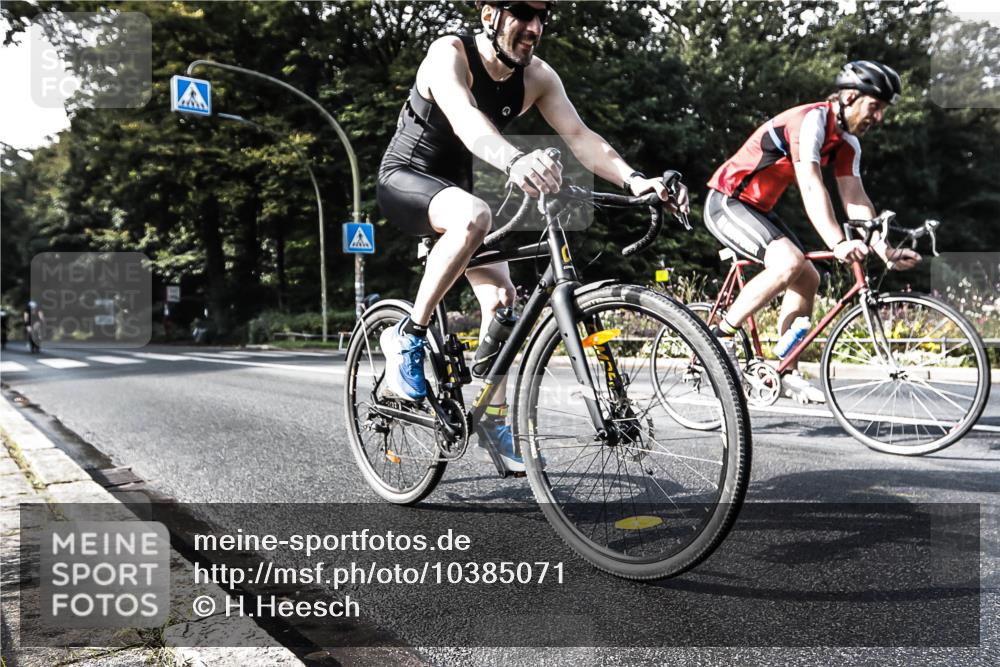 13.09.2026 - Stadtparktriathlon H.Heesch http://msf.ph/oto/10385071 13.09.2026 11:25:10 Radfahren 639, 663, 684, 735, 772 meine-sportfotos.de