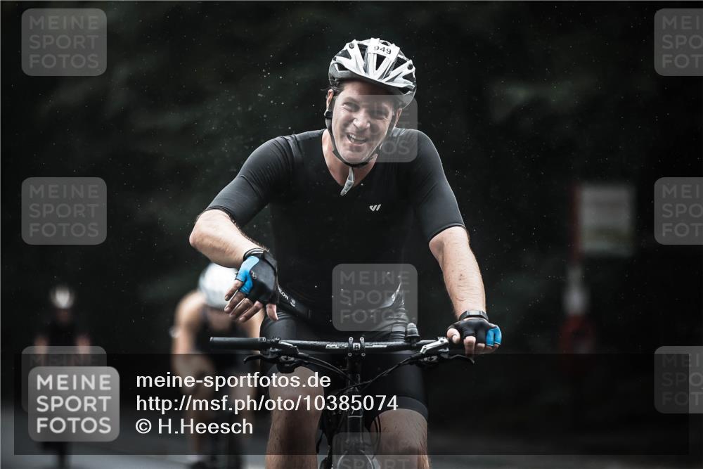 13.09.2026 - Stadtparktriathlon H.Heesch http://msf.ph/oto/10385074 13.09.2026 12:38:05 Radfahren 949, 1072, 1108, 1179, 1248, 1254 meine-sportfotos.de