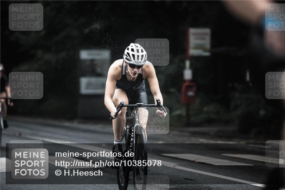 13.09.2026 - Stadtparktriathlon H.Heesch http://msf.ph/oto/10385078 13.09.2026 12:38:06 Radfahren 949, 1072, 1108, 1179, 1248, 1254 meine-sportfotos.de