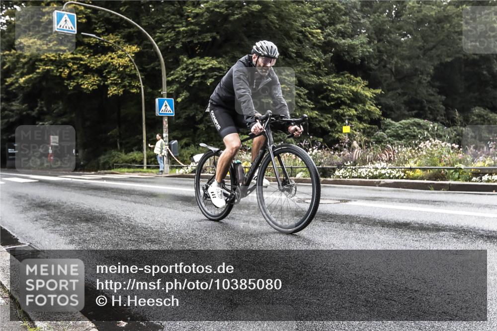 13.09.2026 - Stadtparktriathlon H.Heesch http://msf.ph/oto/10385080 13.09.2026 13:11:34 Radfahren 1250, 1348, 1445 meine-sportfotos.de