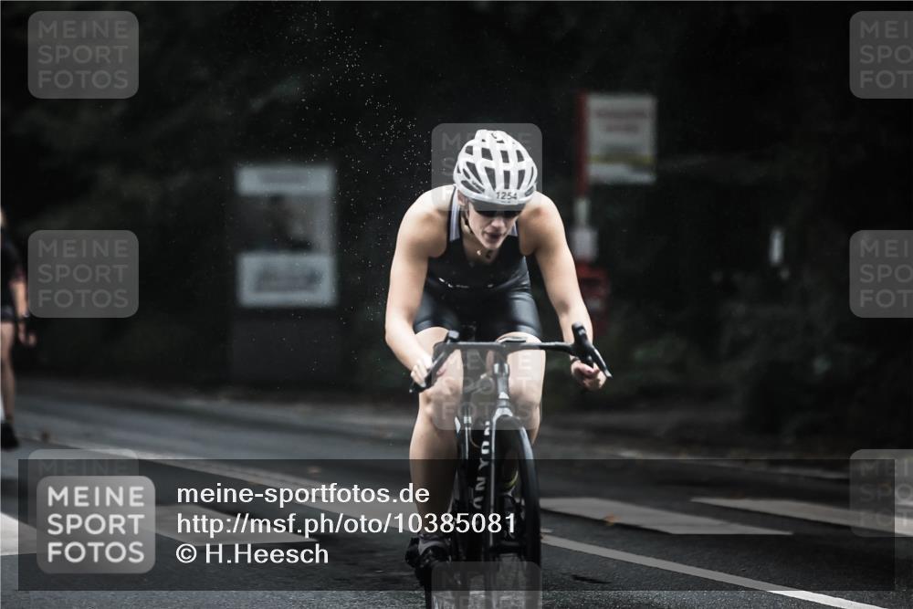13.09.2026 - Stadtparktriathlon H.Heesch http://msf.ph/oto/10385081 13.09.2026 12:38:06 Radfahren 949, 1072, 1108, 1179, 1248, 1254 meine-sportfotos.de