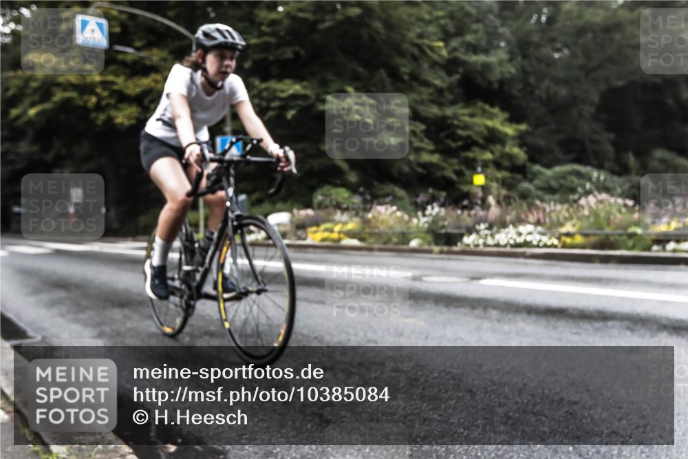 13.09.2026 - Stadtparktriathlon H.Heesch http://msf.ph/oto/10385084 13.09.2026 13:11:35 Radfahren 1250, 1348, 1445 meine-sportfotos.de