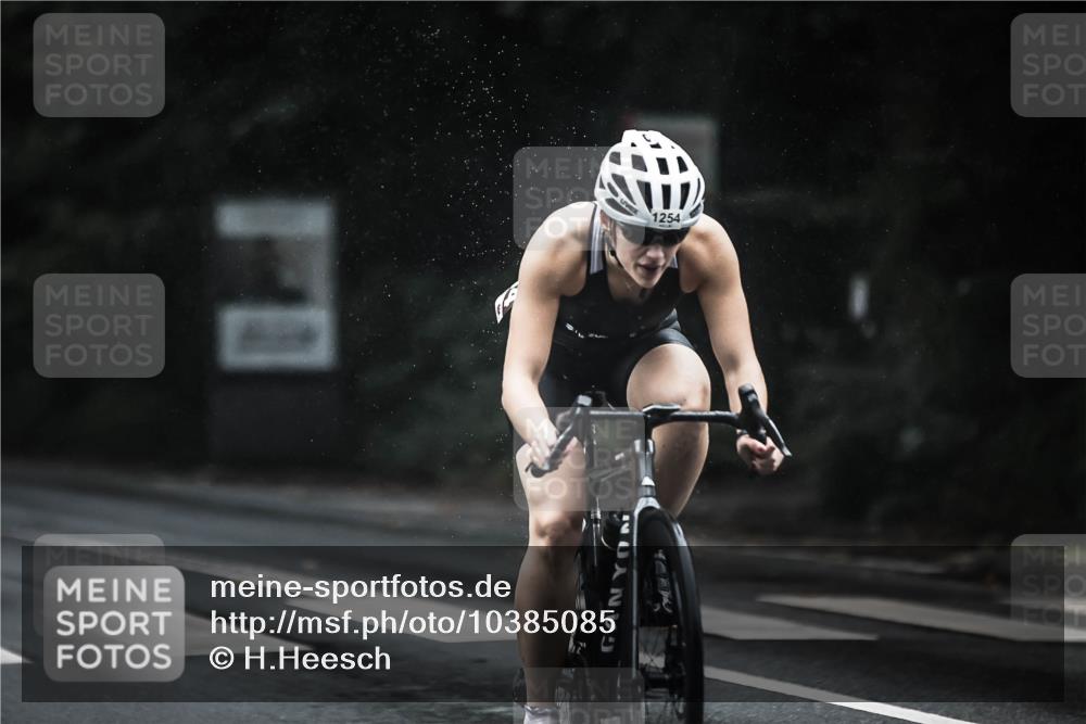 13.09.2026 - Stadtparktriathlon H.Heesch http://msf.ph/oto/10385085 13.09.2026 12:38:06 Radfahren 949, 1072, 1108, 1179, 1248, 1254 meine-sportfotos.de