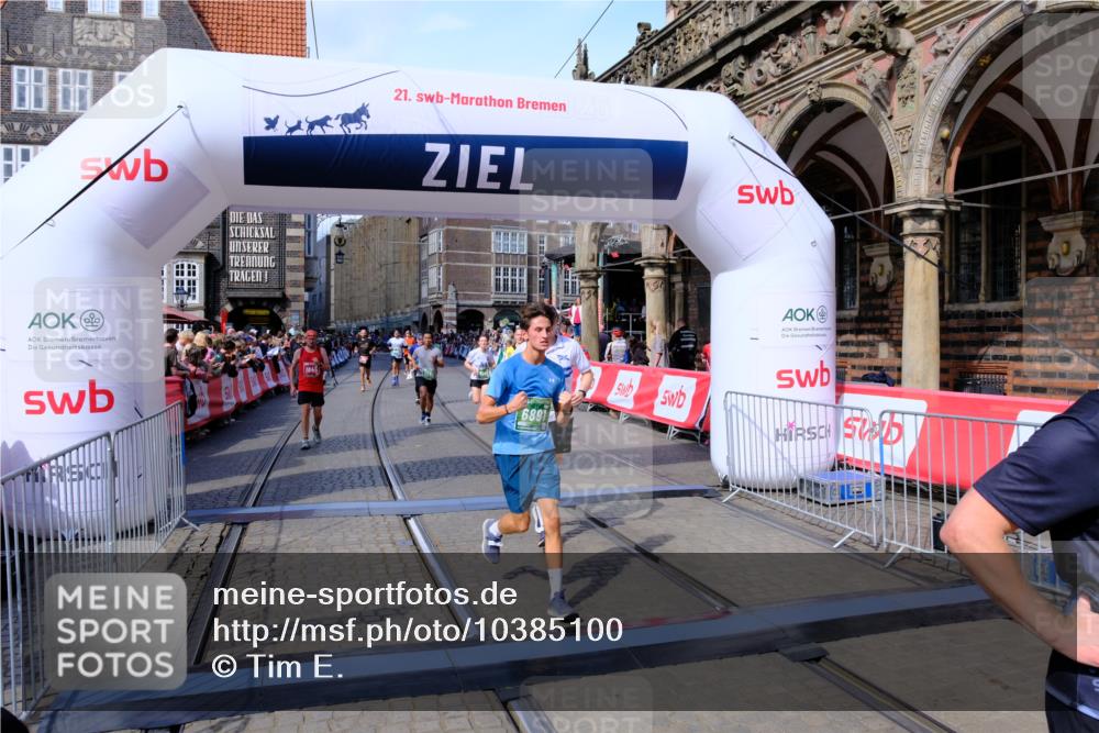 13.09.2026 - 21. swb-Marathon Bremen Tim E. http://msf.ph/oto/10385100 13.09.2026 13:22:55 Ziel 388, 913, 1933, 2402, 2481, 2771, 2806, 3855, 4483, 4697, 6707, 6891, 7586, 8547, 8551, 8694, 9090, 9510 meine-sportfotos.de