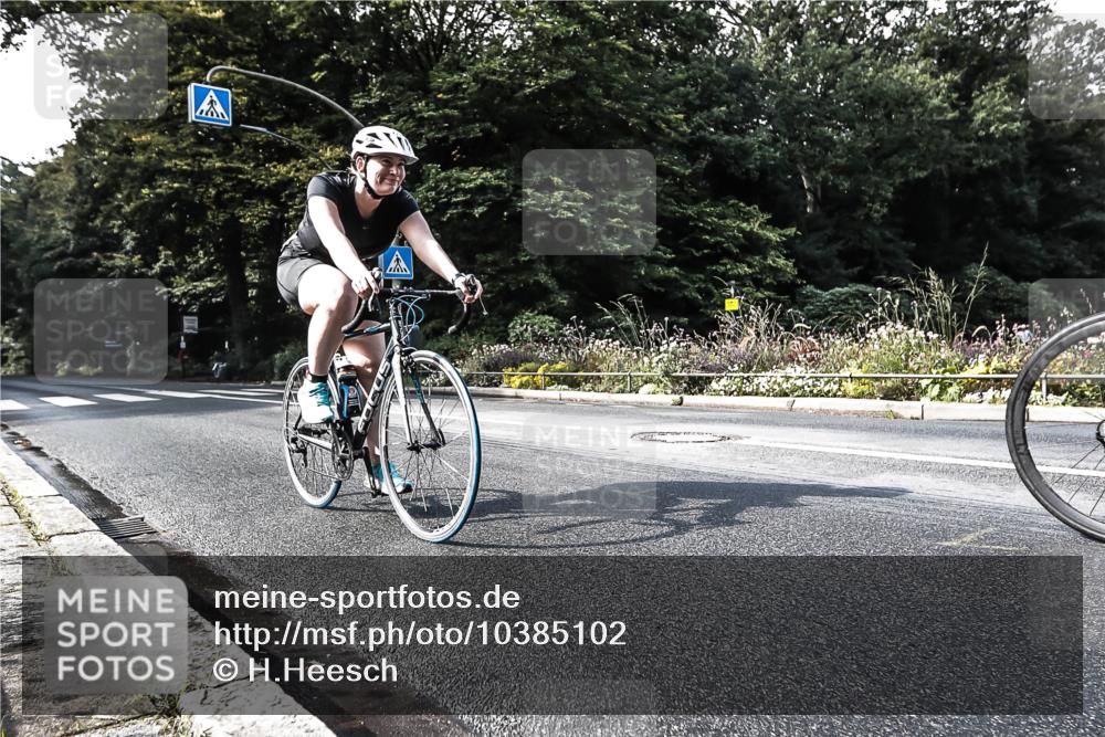 13.09.2026 - Stadtparktriathlon H.Heesch http://msf.ph/oto/10385102 13.09.2026 11:25:15 Radfahren 736, 770, 819 meine-sportfotos.de
