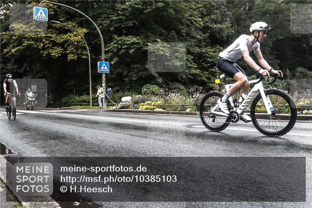 13.09.2026 - Stadtparktriathlon H.Heesch http://msf.ph/oto/10385103 13.09.2026 13:11:52 Radfahren 1336, 1338, 1378, 1392 meine-sportfotos.de
